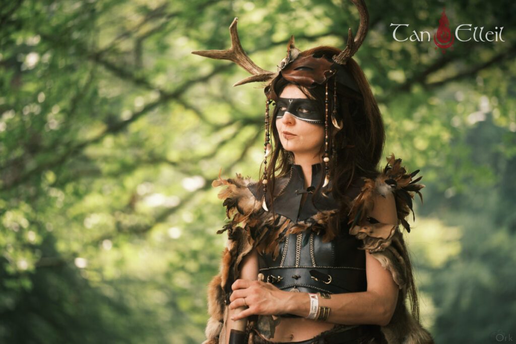 tan-elleil-cernunnos-deambulation-musicale-echassier-celte12 Le costume de l'échassier de la déambulation musicale celte Cernunnos